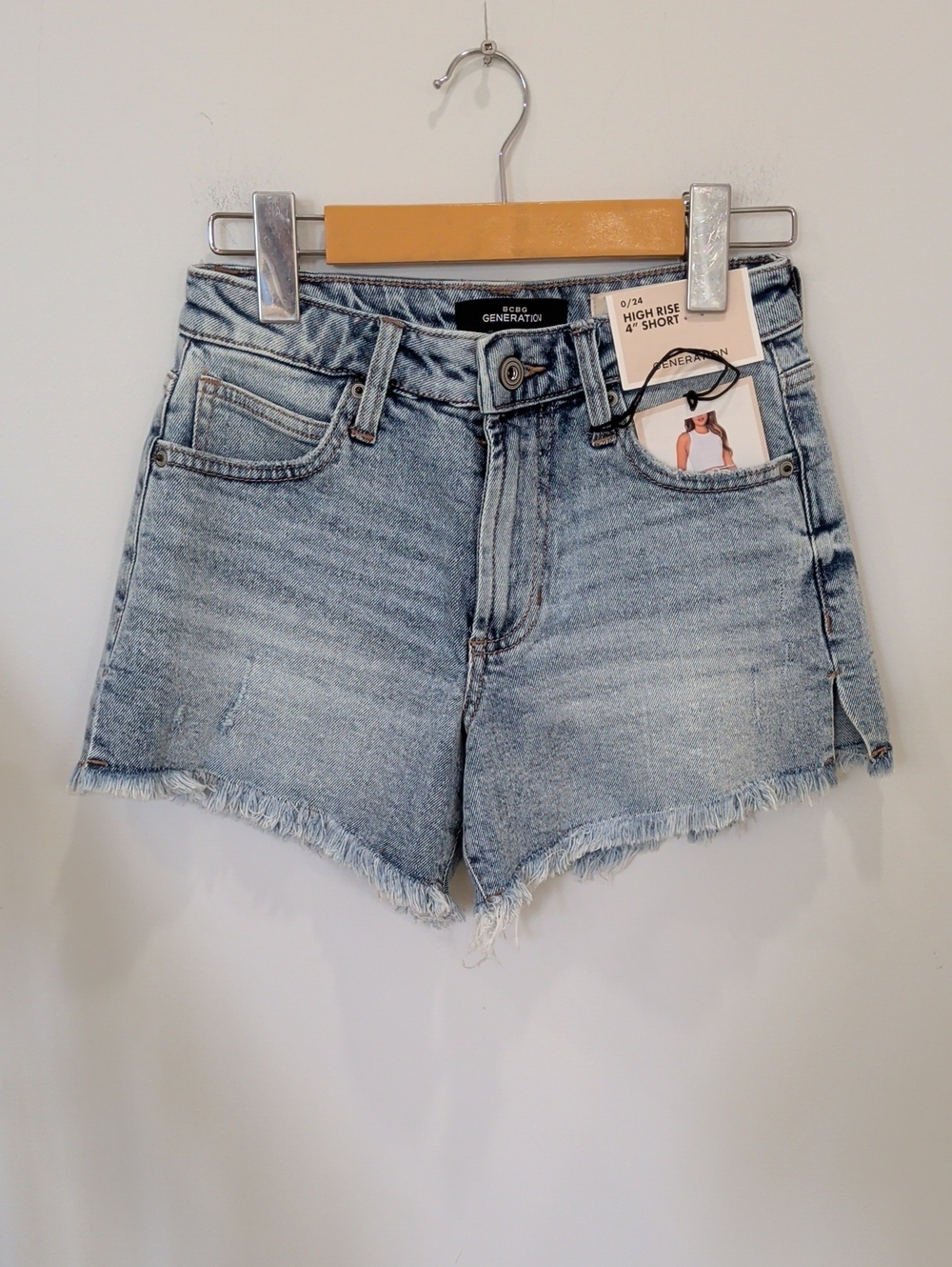 BCBGENERATION | Women's Light Blue High Rise Frayed 4" Jean Shorts